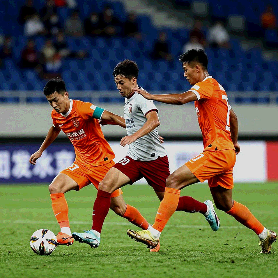Hong Kong thắng Brunei 2-0 và vào chung kết gặp Campuchia: một kết quả dễ đọc, một cái tên giải cần kiểm chứng Hong Kong thắng Brunei 2-0 và vào chung kết gặp Campuchia: một kết quả dễ đọc, một cái tên giải cần kiểm chứng