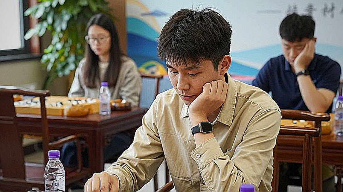 Savitha Shri và bảy ván cờ trước khoảng lặng của Gukesh
