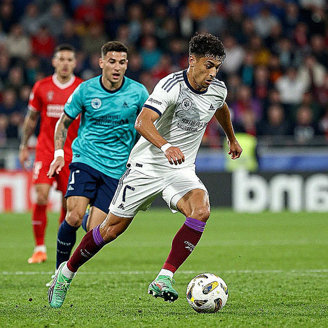 Bayern Munich và cú bắt tay 80 triệu euro: Vì sao Barcelona không thể nói không?