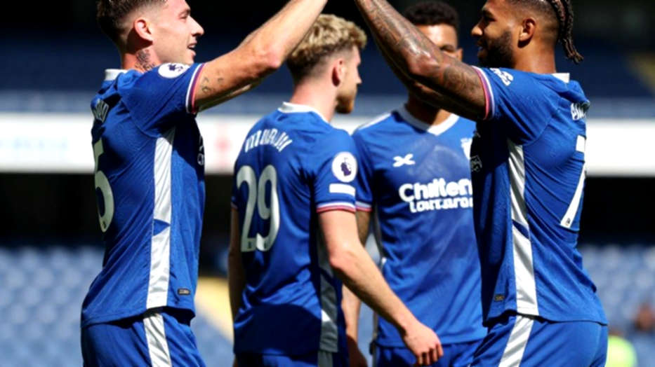 Mancini, 115 cáo buộc và bốn ngày làm việc mỗi năm: Man City đã ký bằng bàn tay nào?