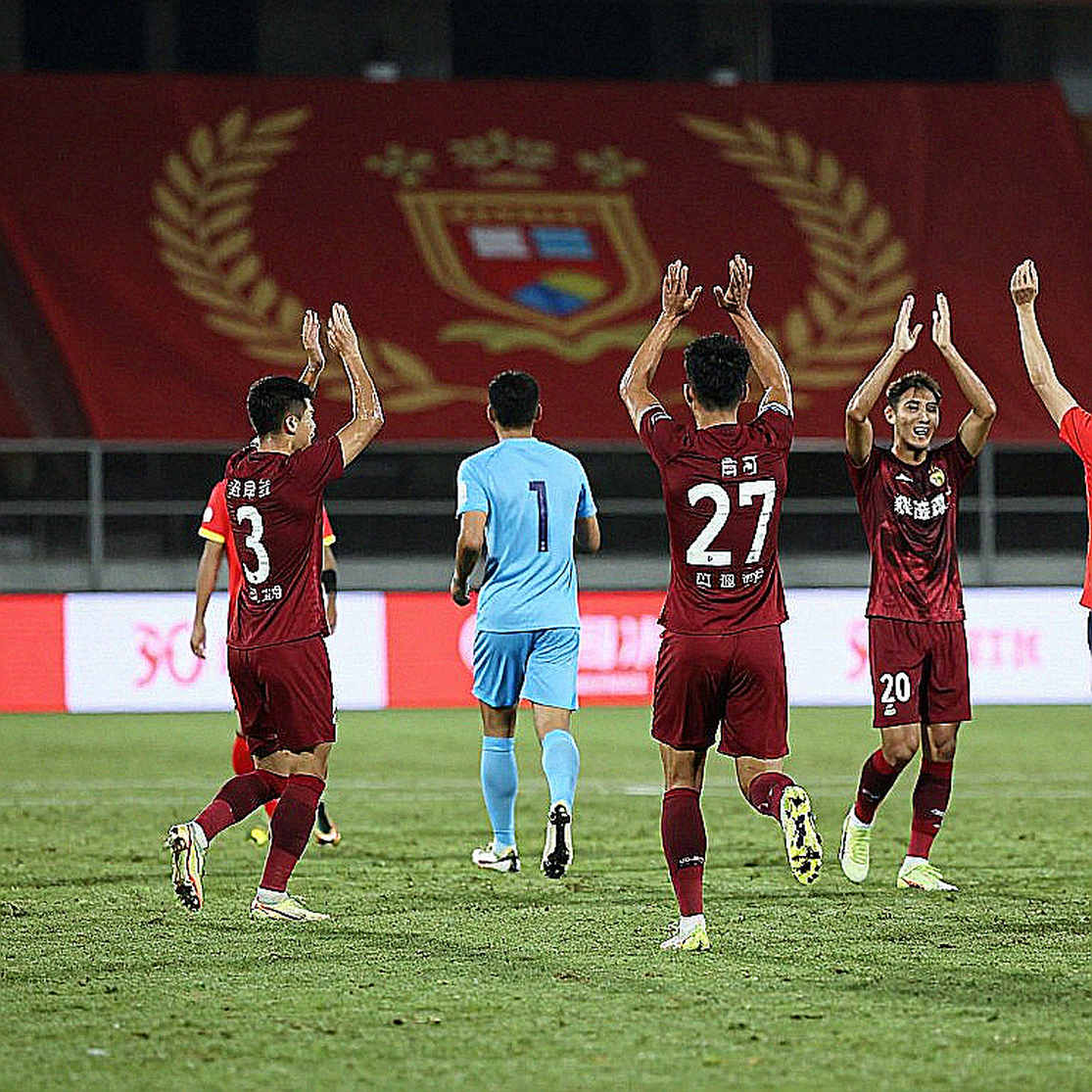 Việt Nam thua Thái Lan 0-2 tại Bandung: Bài toán khối phòng ngự thấp và cái giá của việc cầm bóng vô sinh Việt Nam thua Thái Lan 0-2 tại Bandung: Bài toán khối phòng ngự thấp và cái giá của việc cầm bóng vô sinh