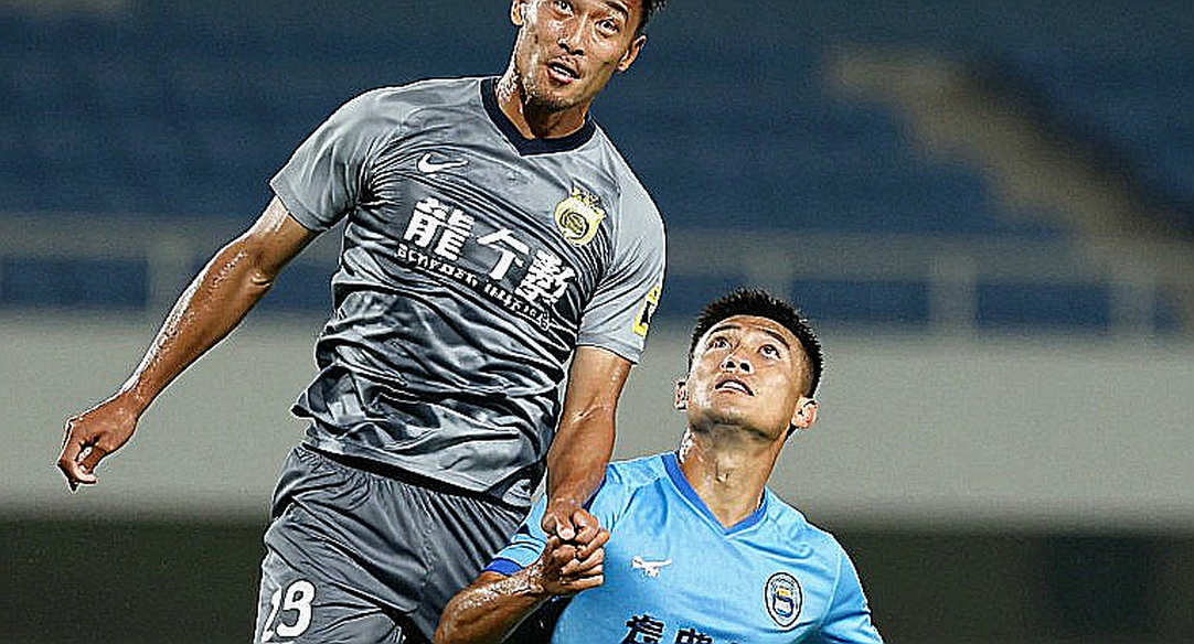 Valencia sa thải Corberan và Gourlay: Bản tuyên ngôn chiến lược hay quyết định bốc đồng? Valencia sa thải Corberan và Gourlay: Bản tuyên ngôn chiến lược hay quyết định bốc đồng?