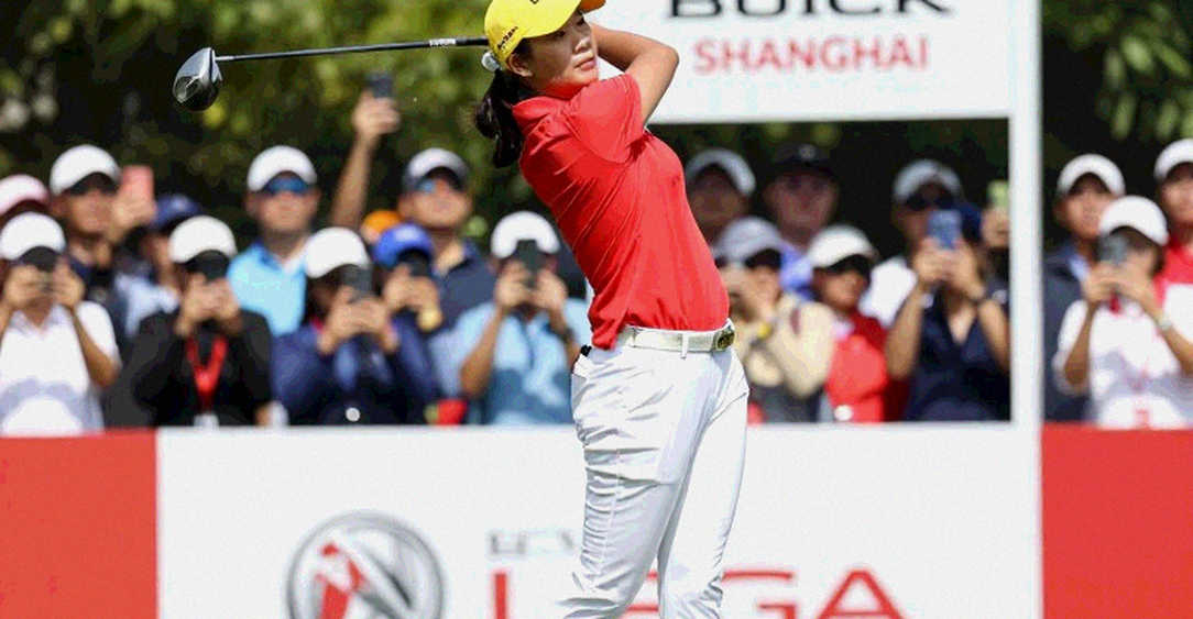 Todd Clements bùng nổ với 64 gậy ở vòng 1 Omega European Masters, dẫn đầu bảng tạm thời