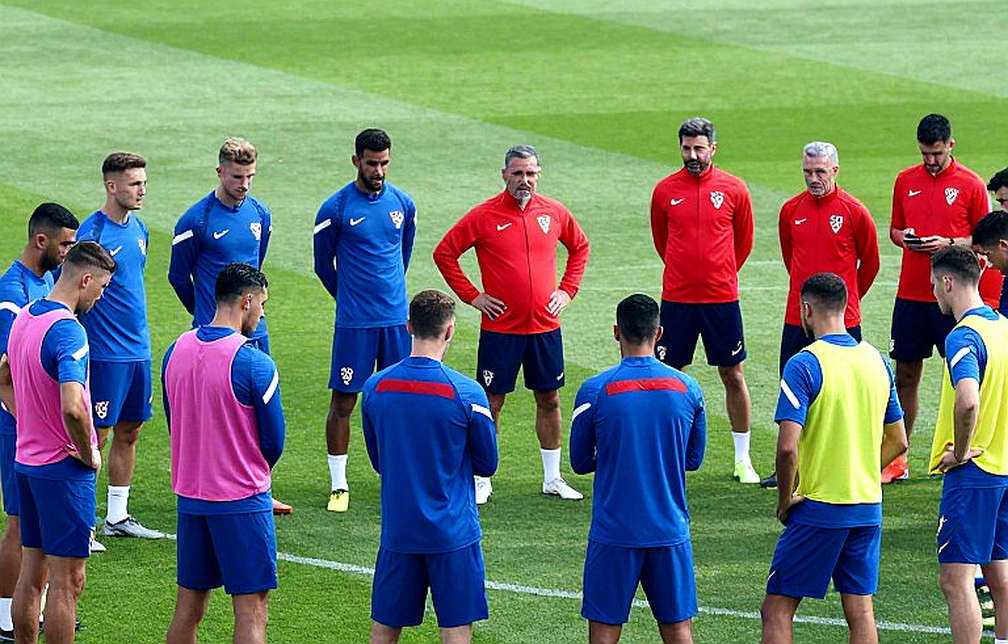 Hà Lan 2-1 Serbia: Cú đúp ra mắt của Meerdink che lấp khoảng trống tuyến giữa