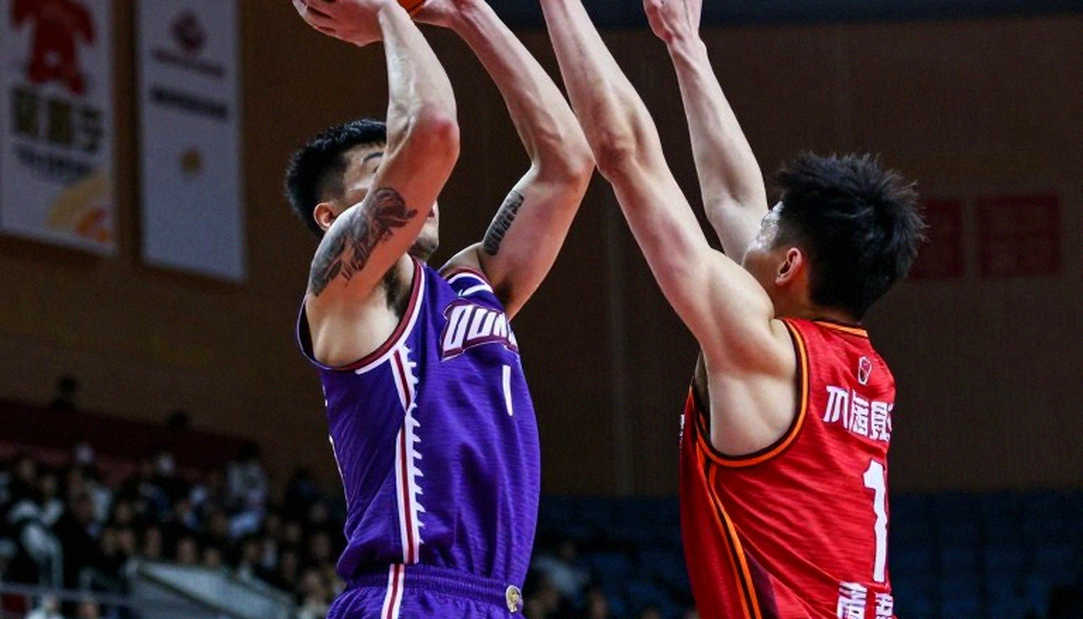 Amen Thompson và bản hợp đồng 208 triệu đô: Pháo đài phòng ngự hay canh bạc tấn công? Amen Thompson và bản hợp đồng 208 triệu đô: Pháo đài phòng ngự hay canh bạc tấn công?
