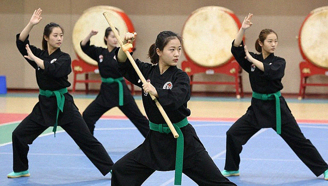 Wushu taolu: bảng điểm A – B – C và bài học giữ thăng bằng của võ Việt Wushu taolu: bảng điểm A – B – C và bài học giữ thăng bằng của võ Việt