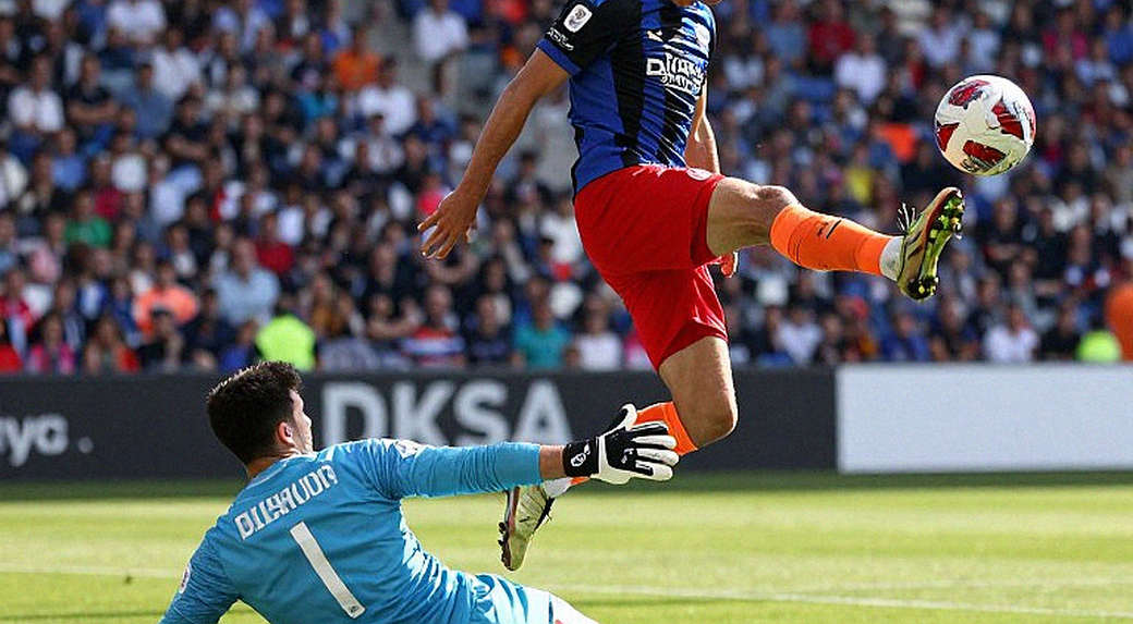 Ivan Mamut và Canh Bạc Của Persija Trong Trận Derby Jakarta: Vũ Khí Hay Quả Bom Nổ Chậm? Ivan Mamut và Canh Bạc Của Persija Trong Trận Derby Jakarta: Vũ Khí Hay Quả Bom Nổ Chậm?
