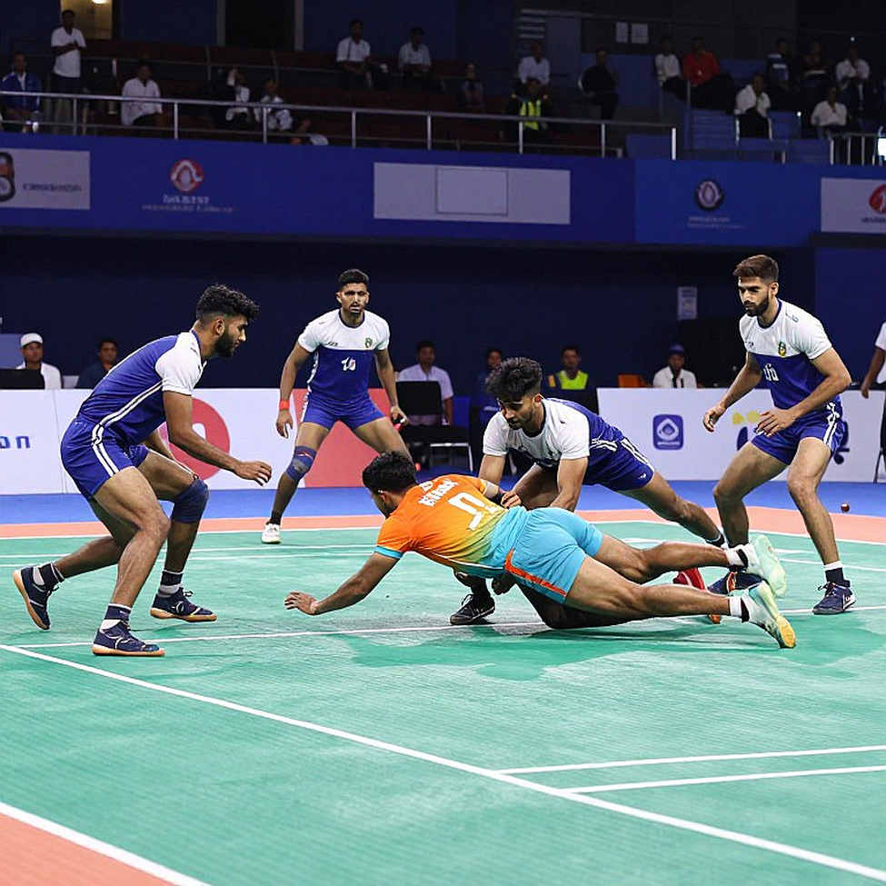 Cậu bé 11 tuổi vô địch ASIAD và khoảng lặng sau tỷ số 10-2 Cậu bé 11 tuổi vô địch ASIAD và khoảng lặng sau tỷ số 10-2