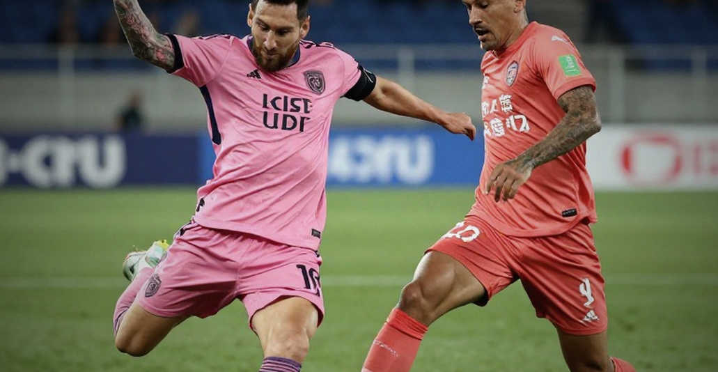 V.League và nền kinh tế trợ cấp: bóng đá Việt Nam sau chiếc cúp ở Bangkok V.League và nền kinh tế trợ cấp: bóng đá Việt Nam sau chiếc cúp ở Bangkok