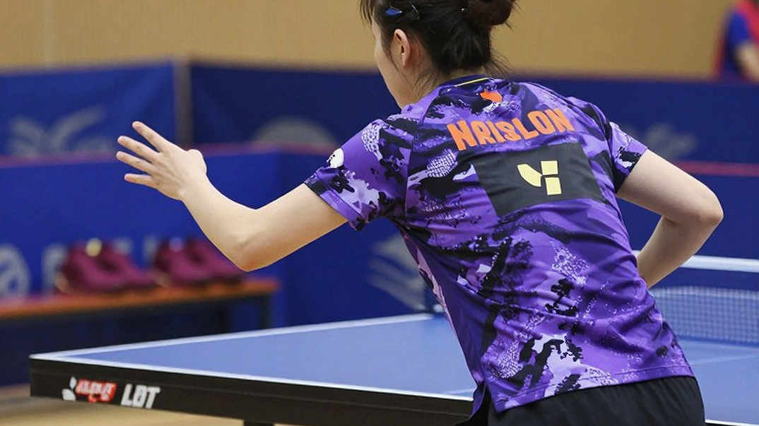 Bên trong phòng họp báo ở Ljubljana: Tại sao một tay vợt hạng 67 lại là sự thật lớn nhất của giải châu Âu