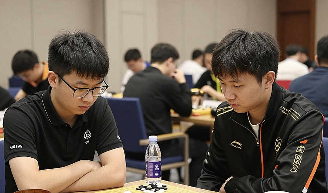 Bayegan Pendik 2715 Elo: khoảng cách 65 điểm mỗi bàn ở European Club Cup